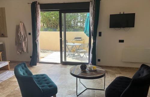 Paizay-le-Chapt Apartamento | Love room