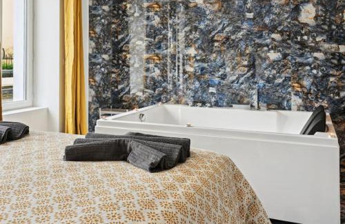 Corbeil-Essonnes Apartamento | Love Room - La Création d'Adam avec Jacuzzi