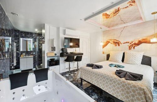 Corbeil-Essonnes Apartamento | Love Room - La Création d'Adam avec Jacuzzi