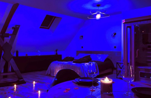 Chateau-Landon Apartamento | Love Room Le Chalet / Jacuzzi / Sauna