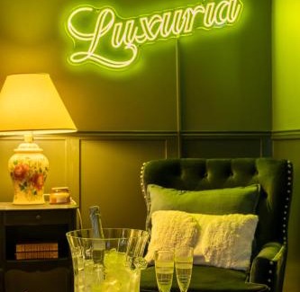 Avignon Villa | Love room - Luxuria Avignon