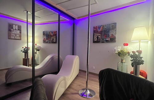 Le Perrier Casa | Love Room - Romantic interlude with private spa
