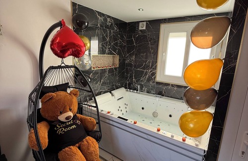 Choisy-le-Roi Apartamento | Love room with spa 94