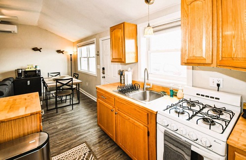 Salisbury Beach Casa | Love Shack: Fall Special! 3 minutos a pie de playa; Recoger conchas marinas; ¡Disfruta de las puestas de sol!