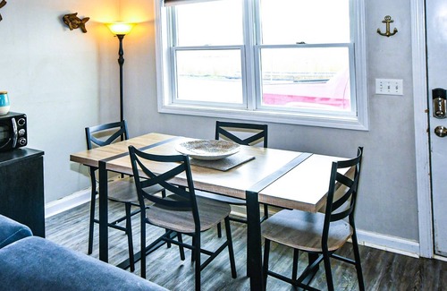 Salisbury Beach Casa | Love Shack: Fall Special! 3 minutos a pie de playa; Recoger conchas marinas; ¡Disfruta de las puestas de sol!