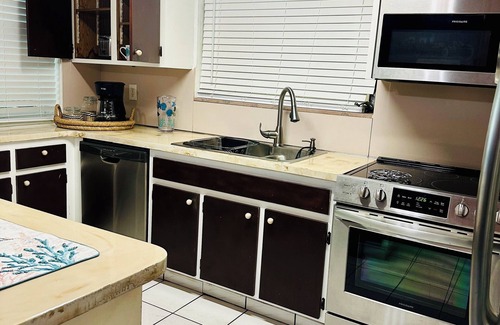 West Little Havana Casa | Love Story 2-bedroom pool house in Miami with free parking & BBQ