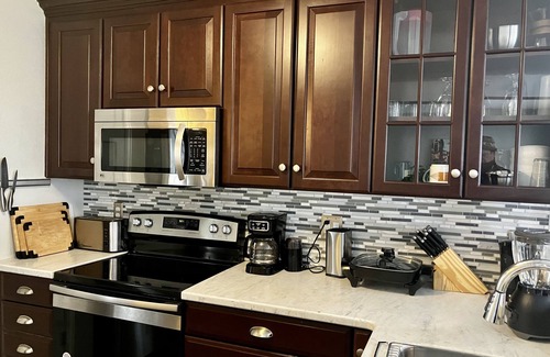 Glenwood Grove - North Iris Condominio | ❤Love This Home ! 2B/2B. Quiet Oasis. Fast Wi-Fi, Pet Friendly