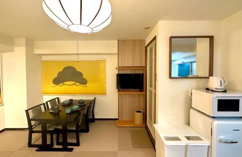 Yushima Apartamento | LOVE UENO 2-4人アクセス抜群 山手線3分 上野浅草銀座近い 御徒町駅3分 アメ横3分 上野駅10分 上野広小路駅3分 湯島駅2分 和風畳寝室