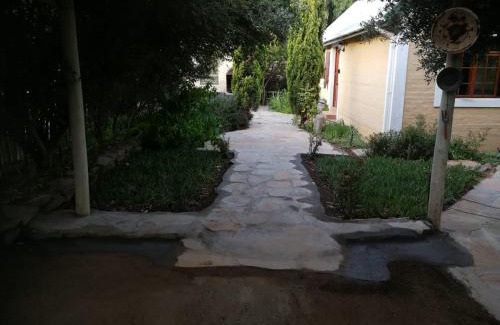 Fraserburg Apartamento | Loveable Karoo Cottages