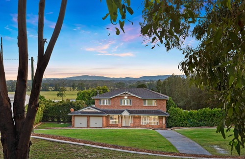Lovedale Casa | Lovedale Escape 5 Bed, K bed, Firepit, pet friendly, playground, mini fb field