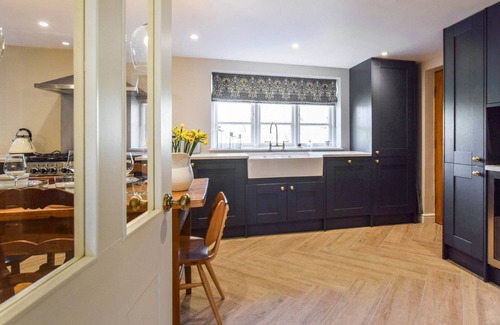 Minster Lovell Cabaña | Lovell Cottage - sleeps 6 guests in 3 bedrooms