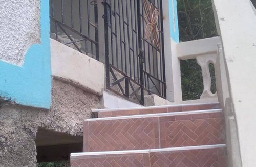 Ewarton Cabaña | Lovely 1-bed Cottage in St Catherine Jamaica