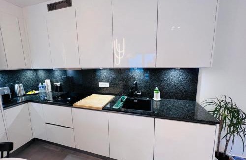 Bonnevoie Apartamento | Lovely 1 bedroom apartment w balcony&parking-BON10