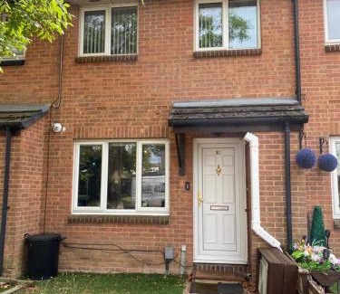 Hainault Apartamento | Lovely 1 bedroom flat