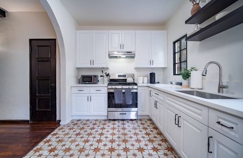 Beachwood Canyon Apartamento | Lovely 1 Bedroom Serviced Apartment in Hollywood x Native