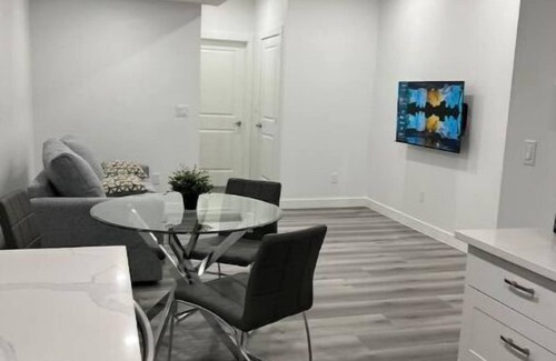 Calgary Casa | Lovely 1 bedroom Suite