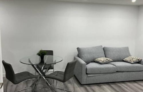 Calgary Casa | Lovely 1 bedroom Suite
