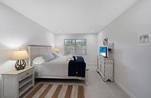 Harbordale Casa | Lovely 1 Bedroom - Just Beachy Unit 2