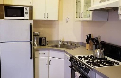 Adams Morgan Cama Y Desayuno | Lovely, 1 BR in Adams Morgan! Walk Everywhere!