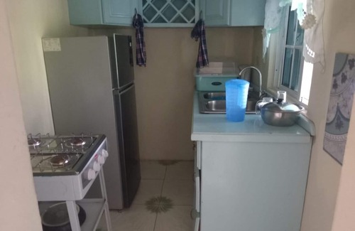 Ewarton Cabaña | Lovely 1-Bed Cottage in St catherine Jamaica
