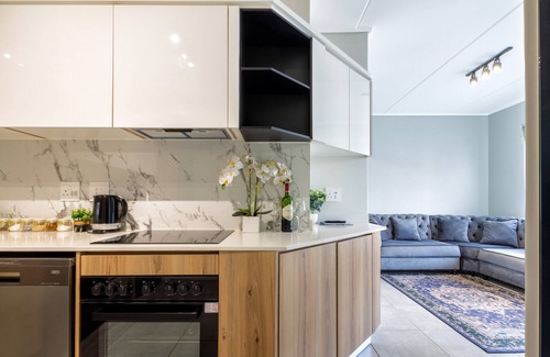Greater Johannesburg Metropolitan Area Apartamento | Lovely 1 Modern bedroom in Waterfall City