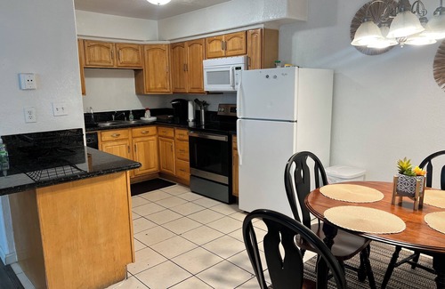 Fresno Condominio | Lovely 1bed/1bath condo with free parking