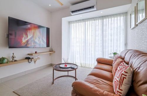Evaristo Morales Apartamento | Lovely 1BR Apt, King Bed, Pool
