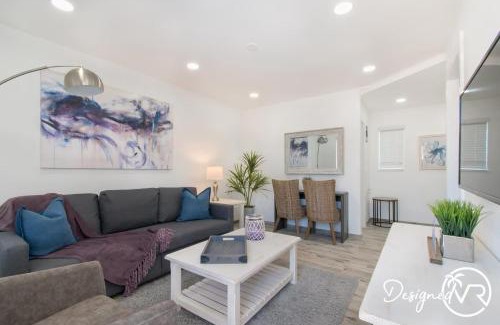 Hollywood Apartamento | Lovely 1BR w Parking Space Walk to the Beach 7
