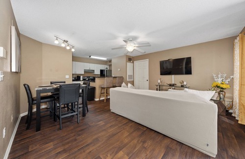 Park Central Apartamento | Lovely 2/2 Suite / Centrally Located / Universal Studios/ Millenia Mall / Disney