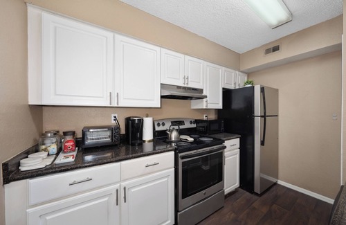 Park Central Apartamento | Lovely 2/2 Suite / Centrally Located / Universal Studios/ Millenia Mall / Disney