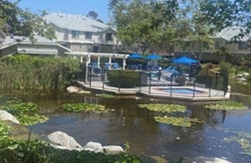 Carmel Valley Condominio | Lovely 2/2 with optional 3rd bedroom condo one exit from the Del Mar Racetrack