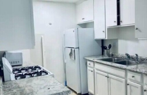 Riverside Apartamento | Lovely 2-bdrm furnished Townhome with parking