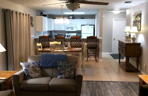 The Villages Casa | Lovely 2 Bed/ 2 Bath Courtyard Villa and great location!