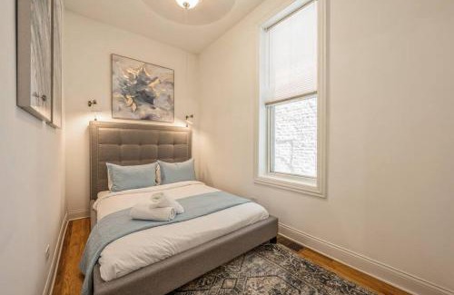 Lower West Side Apartamento | Lovely 2 Bed 3 Miles from DT w Free Parking