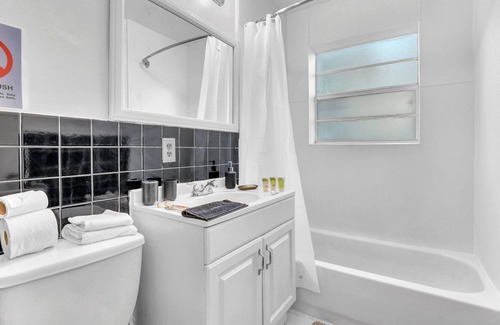 Bay Harbor Islands Apartamento | Lovely 2 bed apartment near the beach.