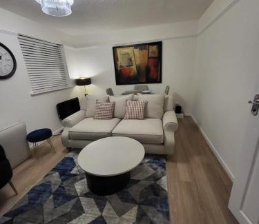Chafford Hundred Apartamento | Lovely 2-Bed Apartment in Grays