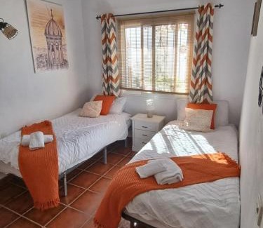 Cómpeta Apartamento | Lovely 2 Bed Apartment with Stunning views & Pool