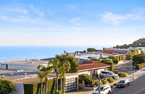 Malibu Apartamento | Lovely 2 Bed Condo in heart of Malibu / Sea Views