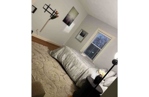 North Providence Casa | Lovely 2-bedrooms rental unit with free parking.