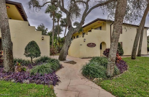 Seabreeze Historic District Apartamento | Lovely 2 Bed/1 Bath Condo Minutes from beach