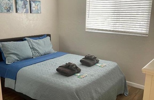 Seabreeze Historic District Apartamento | Lovely 2 Bed/1 Bath Condo Minutes from beach