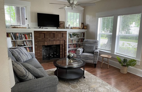 River District Casa | Lovely 2 bedroom 2 bath home near shops, restaurants and 15 minutes to beaches