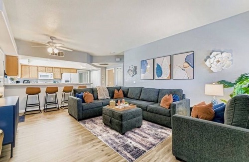 Las Vegas Condominio | Lovely 2-bedroom 2 -bath cozy, quiet and secure condo