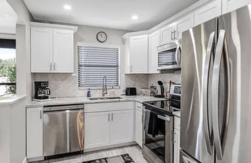 Golden Gate Condominio | Lovely 2-bedroom 2-bathroom condo with AC in Naples