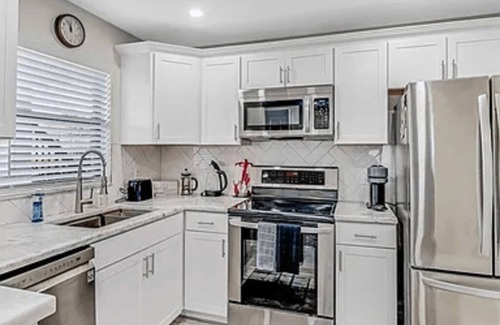 Golden Gate Condominio | Lovely 2-bedroom 2-bathroom condo with AC in Naples
