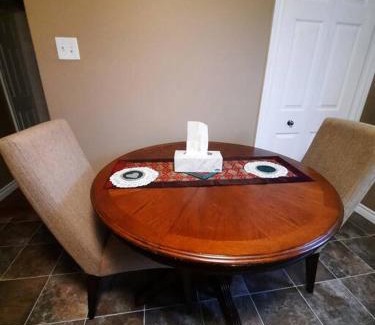 Terra Nova Apartamento | Lovely 2 Bedroom apartment close to Avalon Mall