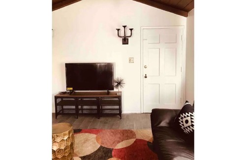 Upper Telegraph Apartamento | Lovely 2 bedroom apartment… home away from home 🏠