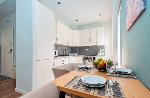 Durres Apartamento | Lovely 2-bedroom apartment with sea view in Durrës