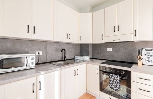 Durres Apartamento | Lovely 2-bedroom apartment with sea view in Durrës