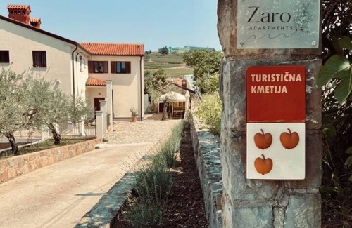 Izola Apartamento | Lovely 2-bedroom apartment with terrace & parking